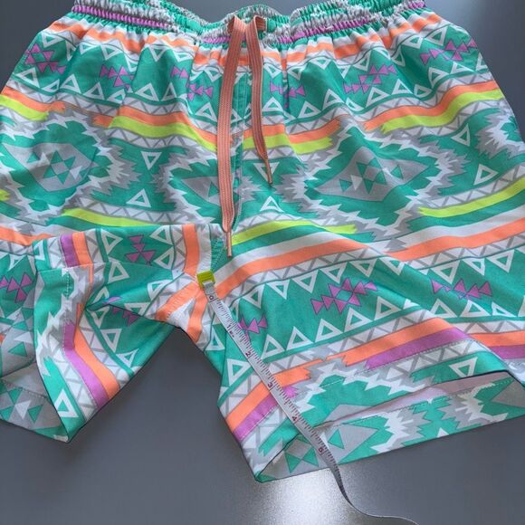 Chubbies The En Fuegos swim trunks elastic stretchy waist teal geometric - Picture 7 of 12